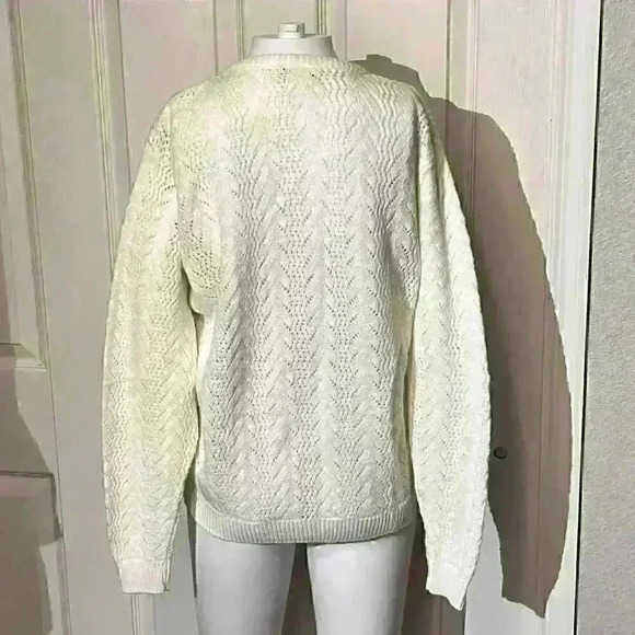 Jolie Vintage 1960s White Knit Button Up Long Sleeve Cardigan Sweater - Picture 2 of 6
